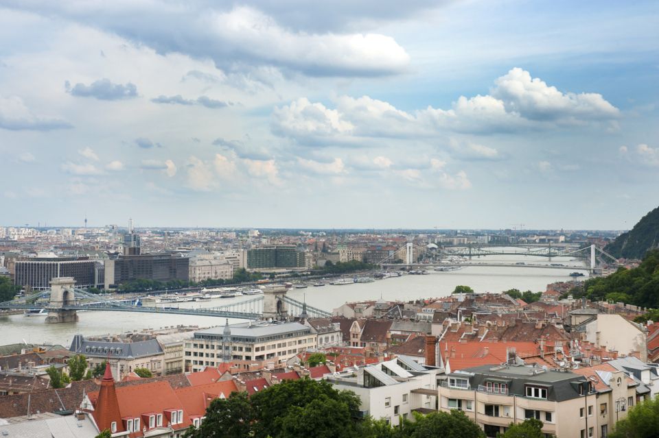 3-Hour Orientation Walking Tour of Buda and Pest - Tips to make your tour day smoother