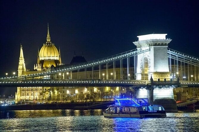 4 Course Dinner Cruise with Operetta, Folk Show and Welcome Drink - The 4-Course Dinner: Good Value if You Manage the Drinks
