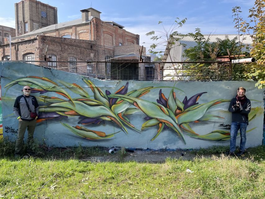 Alternative Bike tour: Graffiti Wall and Peace - The Graffiti Wall Stop: Art That’s Allowed