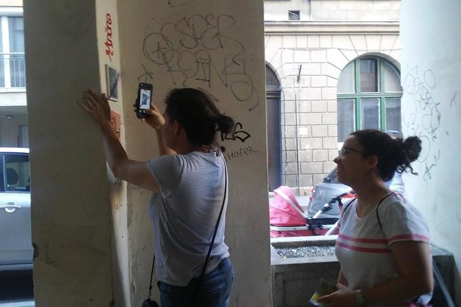 Alternative Street Art Free Walking Tour of Budapest - Stop culture: street art across the Jewish quarter