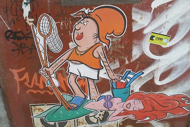 Alternative Street Art Free Walking Tour of Budapest - Ending at Szimpla Kert ruin bar: the culture handoff