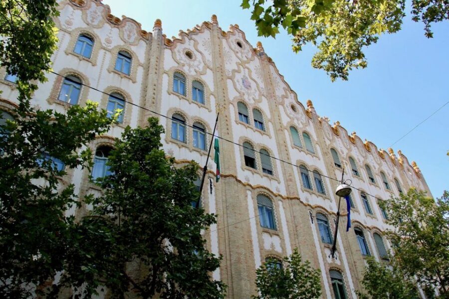 Art Nouveau Tour in Budapest: 3-Hour Private Tour - Beehives on public buildings: symbolism you can spot