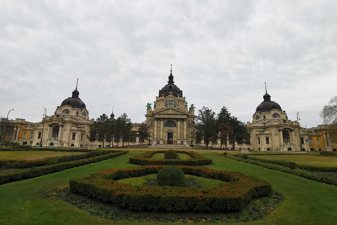 Best Historical Sights of Budapest Tour - St Stephen’s Basilica and the Holy Right Hand Reliquary