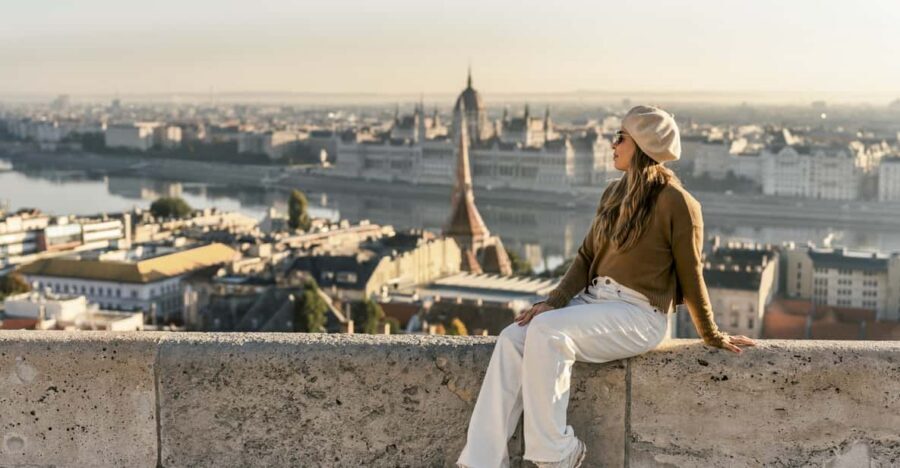 Buda Castle: Private photoshoot with a local guide - Starting at Szentháromság square: the easiest way to begin