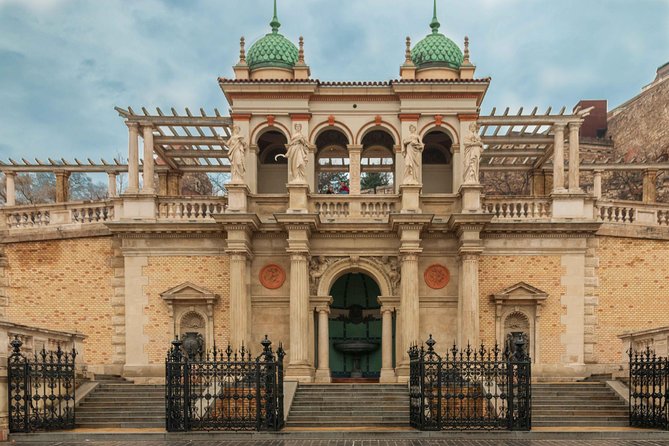 Buda Castle Quarter Walking Tour - Stop 1: Castle Garden and the Castle Bazaar Start-Up Climb