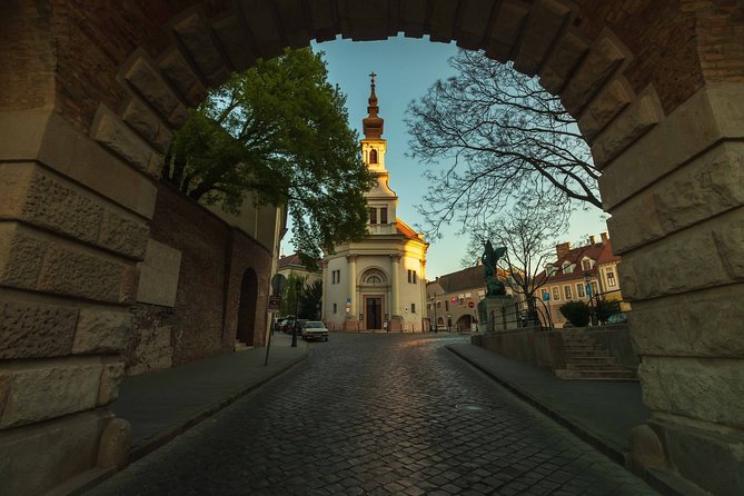 Buda Castle Quarter Walking Tour - Stop 4 and Stop 5: Arpad Toth Promenade Views, Then Andras Hadik and the Balls
