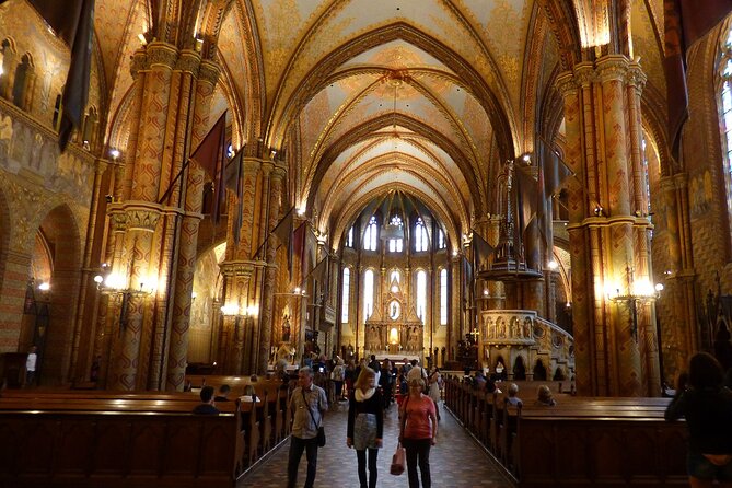 Buda Castle Walking Tour with Matthias church entry, Cake&Coffee - Buda Castle in 3 hours: what this tour does well