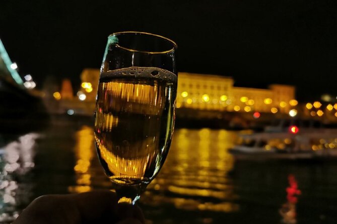 Budapest: 1-Hour Highlights Cruise with Welcome Drink - Price and Value: When $18.62 Feels Fair