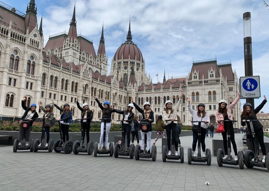Budapest: 1 Hour Segway Tour - Parliament Hightails - The Fat Policeman Statue: quick fun, quick context