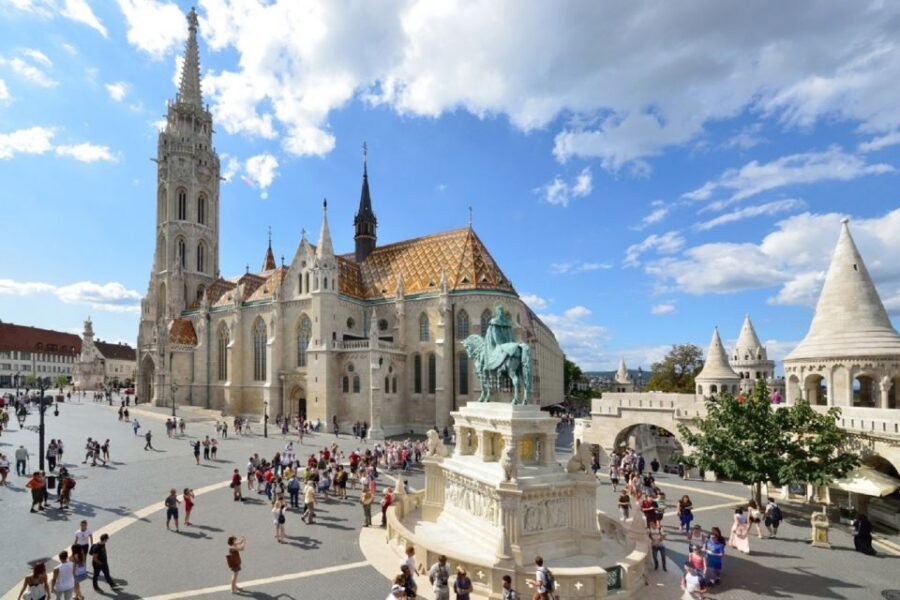 Budapest: 3-Hour Grand City Tour and Castle Walk - The bus route: Parliament, Basilica, the Opera, and why the order matters