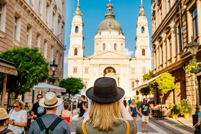 Budapest: 3-Hour Live-guided Bus Tour and 1-hour River Cruise - Parliament, Opera, and St. Stephen’s Basilica: the big names in one pass