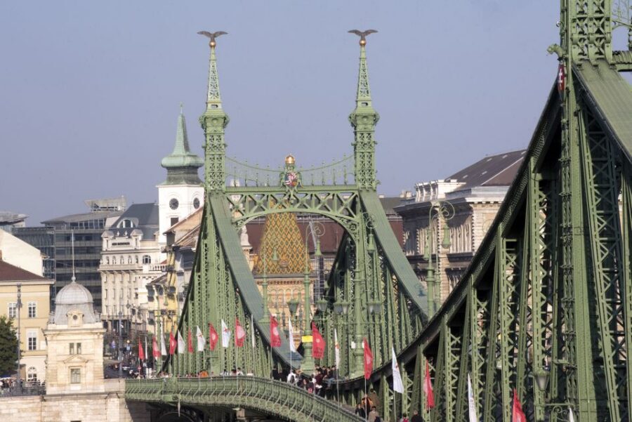 Budapest: 3-Hour Live Guided Sightseeing Tour - Buda’s Castle District walk: short on time, big on views