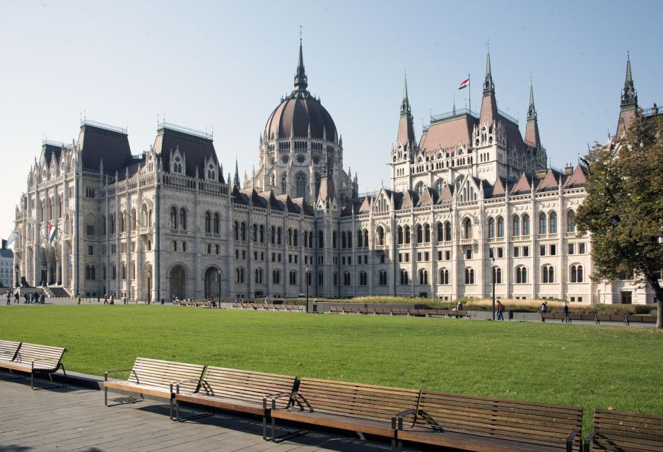 Budapest 3-Hour Private Walking Tour with Route Options - Price and logistics: what $150 per person really buys