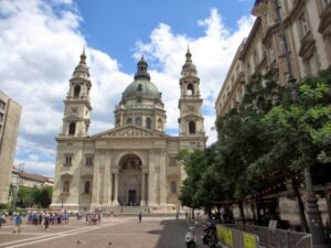 Budapest: 3-Hour Walking Tour of Pest with a Historian - Meeting Point at Kempinski Hotel Corvinus and Starting Smart
