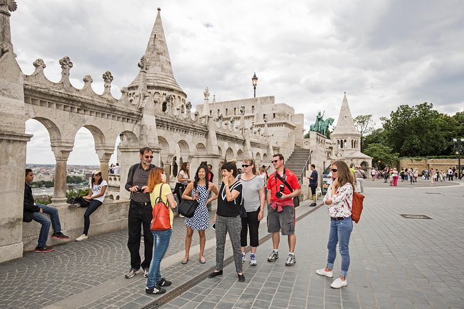 Budapest All in One Small Group Walking Tour with Strudel Stop - The strudel break: why the lunch-style stop works so well