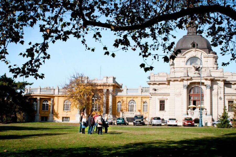 Budapest: All in One Walking Tour with Strudel House Stop - Andrássy Avenue to Heroes’ Square: the iconic start you can build on