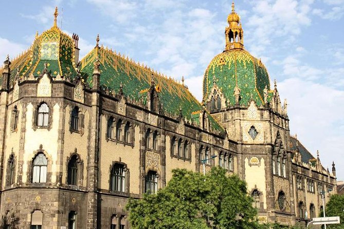Budapest Art Nouveau Walking Tour - Stop 1: Gresham Palace and the glow of luxury Art Nouveau