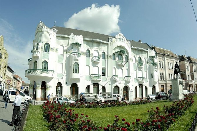 Budapest Art Nouveau Walking Tour - Stop 2: The Royal Postal Savings Bank (Postatakarek) and Lechner’s drama