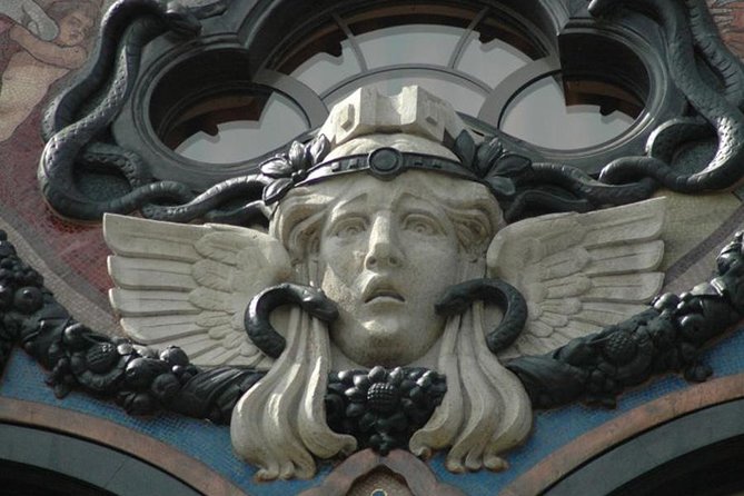 Budapest Art Nouveau Walking Tour - Stop 3: Thonet House tiles and why Zsolnay ceramics matter