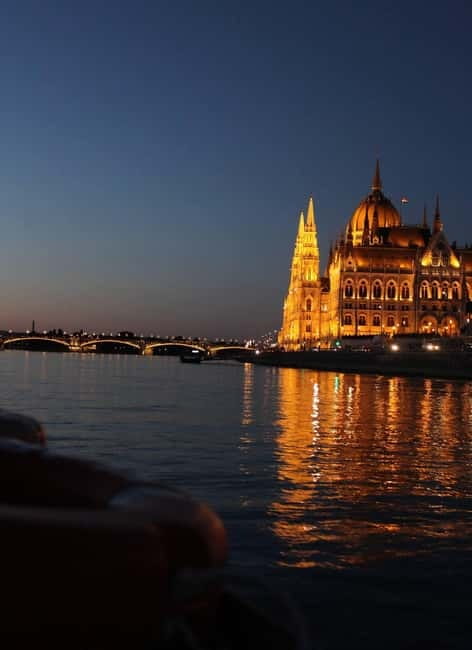 Budapest: Boat Cruise with Personal Guide and Drink - The One-Hour Itinerary: What Happens at Each Stop