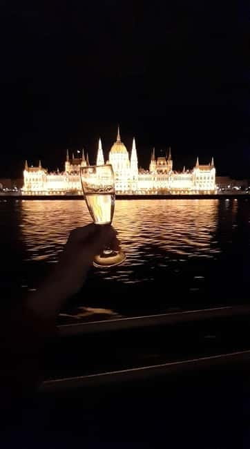 Budapest: Boat Cruise with Personal Guide and Drink - Why a Personal Guide Changes the Cruise