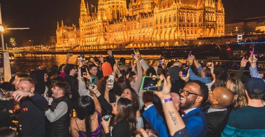 Budapest: Boat Party with option of Unlimited Drinks - Meeting Point, Language, and the Support You’ll Get