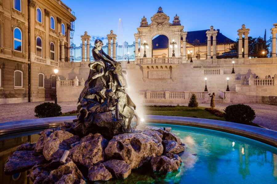 Budapest: Buda Castle Walk with Saint Stephen's Hall - Should You Book This Budapest Tour?