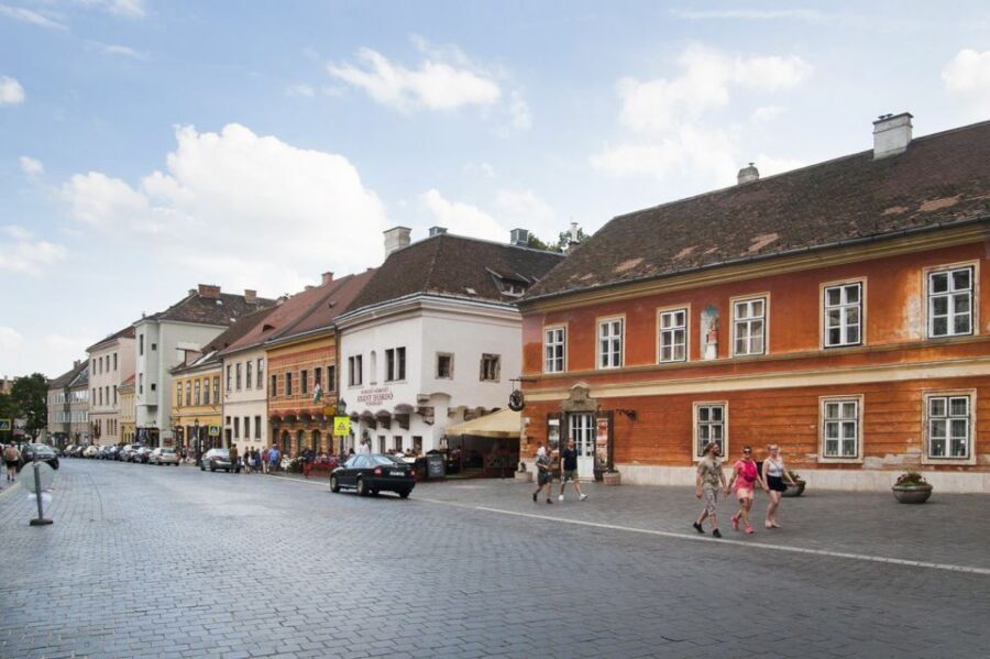 Budapest: Buda Castle Walking Tour in German - Key highlights at a glance