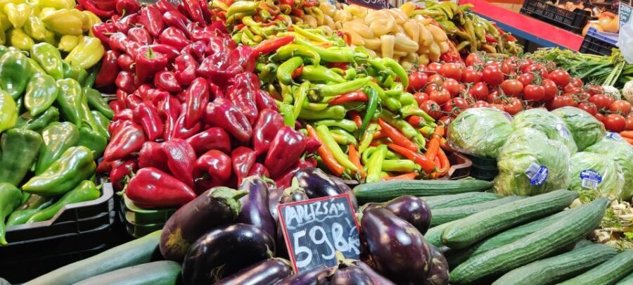 Budapest: Central Market Hall Guided Food Tour with Tastings - Key things to know before you go