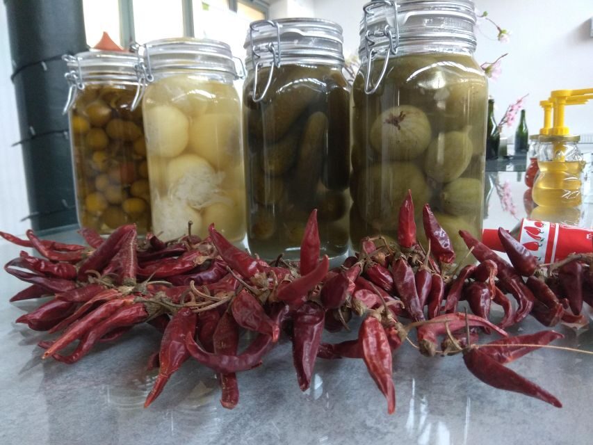 Budapest: Central Market Hall Guided Food Tour with Tastings - Who should book this Central Market Hall tour?