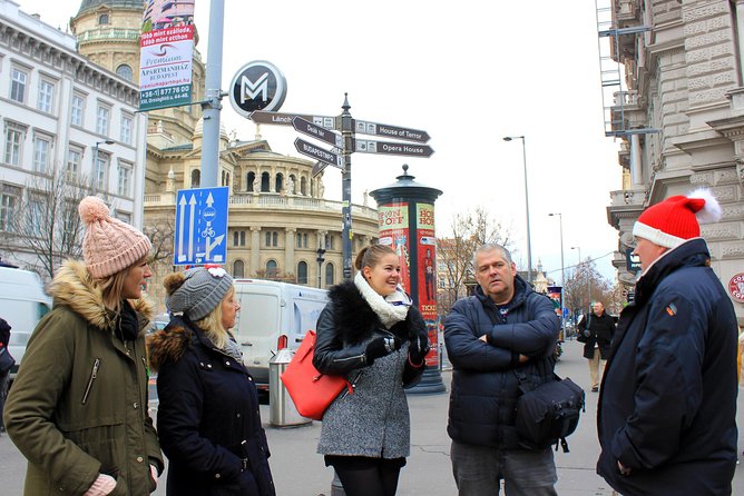 Budapest Christmas Walking Tour & Entry to St Stephen's Basilica - St Stephen’s Basilica guided entry: the “big church” stop that actually teaches