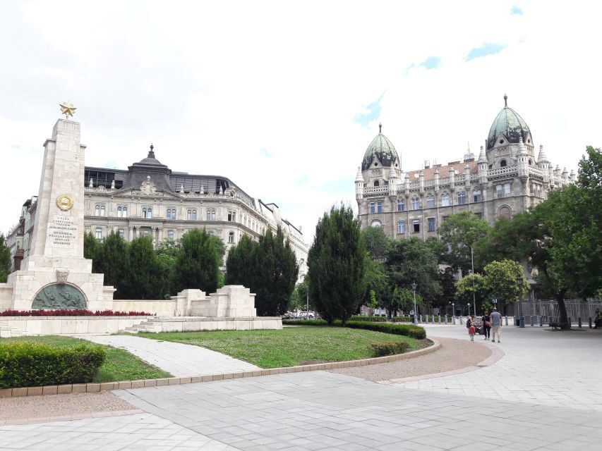 Budapest: City Center Walking Tour - St Stephen’s Basilica: the dome that makes the city feel real
