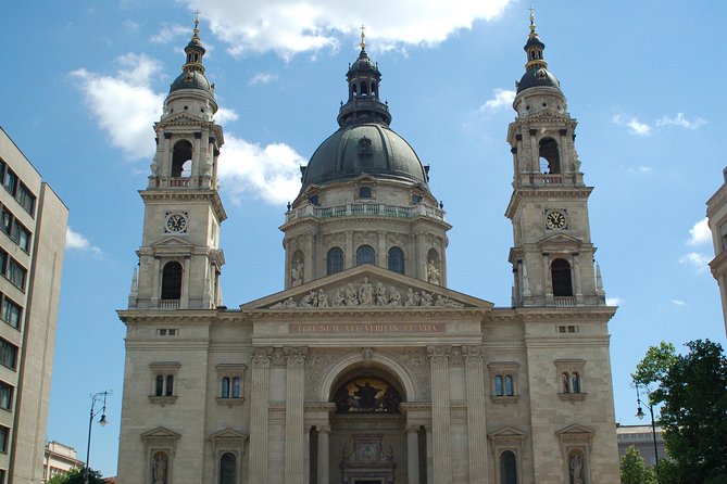 Budapest City Sightseeing Half-Day Tour - Guides, audio, and the group dynamic you should expect