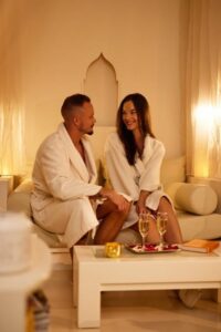 Budapest: Couple Holistic Swedish Massage with Jacuzzi Time - The couples massage: slow touch, shared quiet, real decompression
