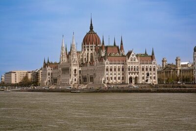 Budapest Danube 1 Hour Sunset or Night Cruise with Audio Guide - Meeting at Batthyány tér: How to Start Smoothly