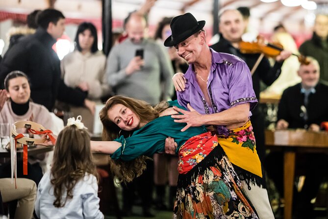 Budapest Danube Cruise and Dinner Options, Live Music and Dance - Live folk music and the dance show: the entertainment you actually watch