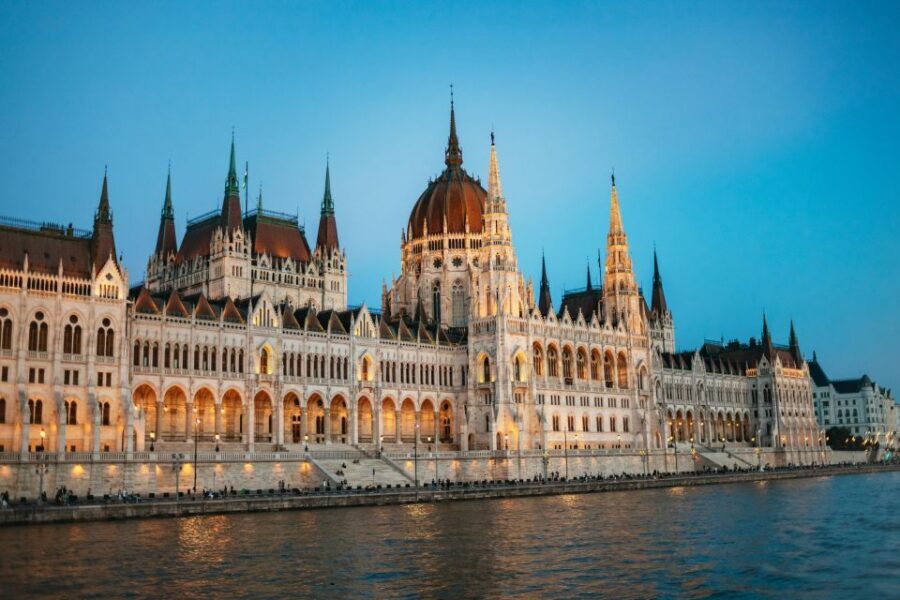 Budapest: Danube River Cruise with Dinner and Prosecco - Quick hits before you go