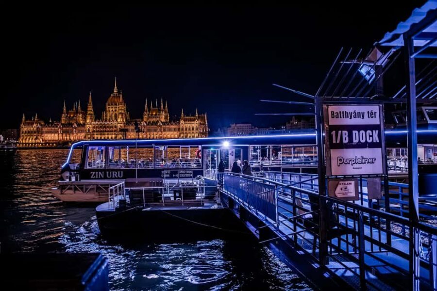 Budapest: Danube River Sightseeing Cruise with Audio Guide - Food, drinks, and onboard rules