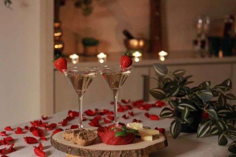 BUDAPEST, Day Spa : Couples Massage with Roses Bubble Bath - Your 60-minute couples massage: the main event