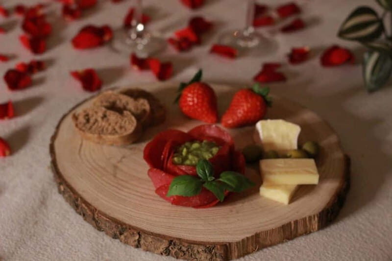 BUDAPEST, Day Spa : Couples Massage with Roses Bubble Bath - The Palo Santo ritual: setting the mood before the massage