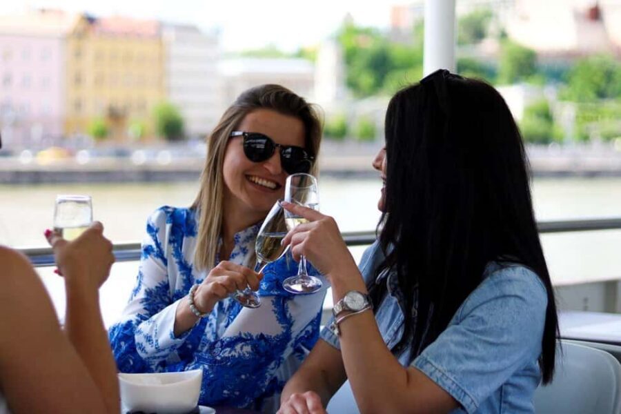 Budapest: Downtown Budapest Unlimited Booze Cruise - What Unlimited Drinks Actually Includes (and What It Doesn’t)