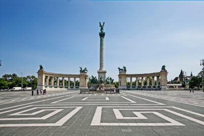 Budapest E-bike Tour - Opera House stop: a quick taste before you roll