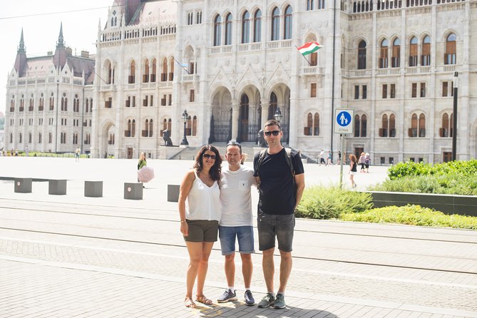 Budapest Essential Walk&Food tasting - St. Stephen’s Basilica: King Stephen, Catholic Hungary, and One Familiar Name