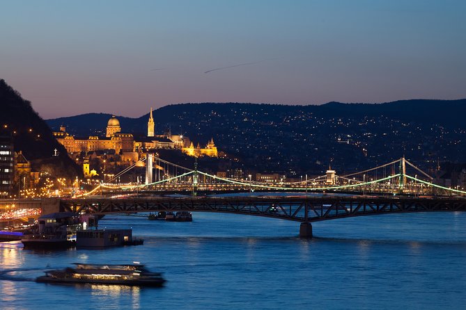 Budapest Essential Walk&Food tasting - Deák Ferenc Square: The Easy Start and the Opera-Area Walk