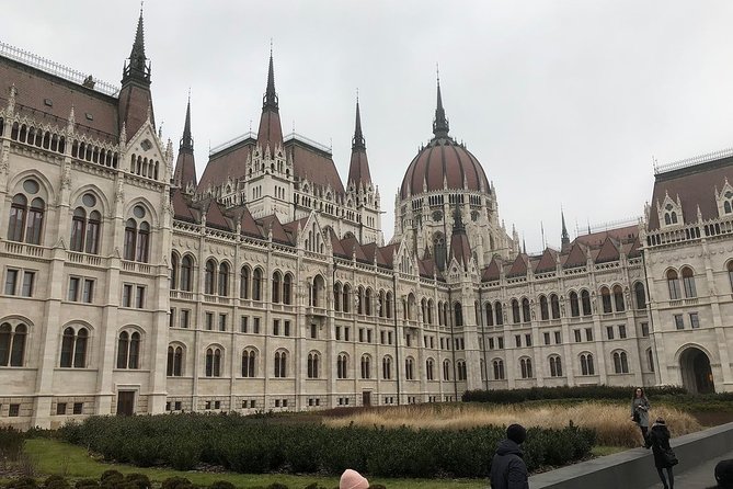 Budapest Essentials Private Tour Highlights and Hidden Gems - Food and pacing: strudel reset, then keep walking