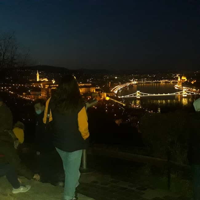Budapest: Evening Castle Hill Tour with Fishermen's Bastion - Buda Castle for 60 minutes: guided walking with viewpoint time