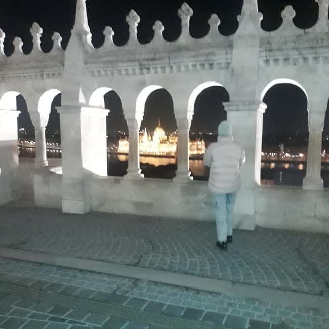 Budapest: Evening Castle Hill Tour with Fishermen's Bastion - Who should book this evening Castle Hill tour