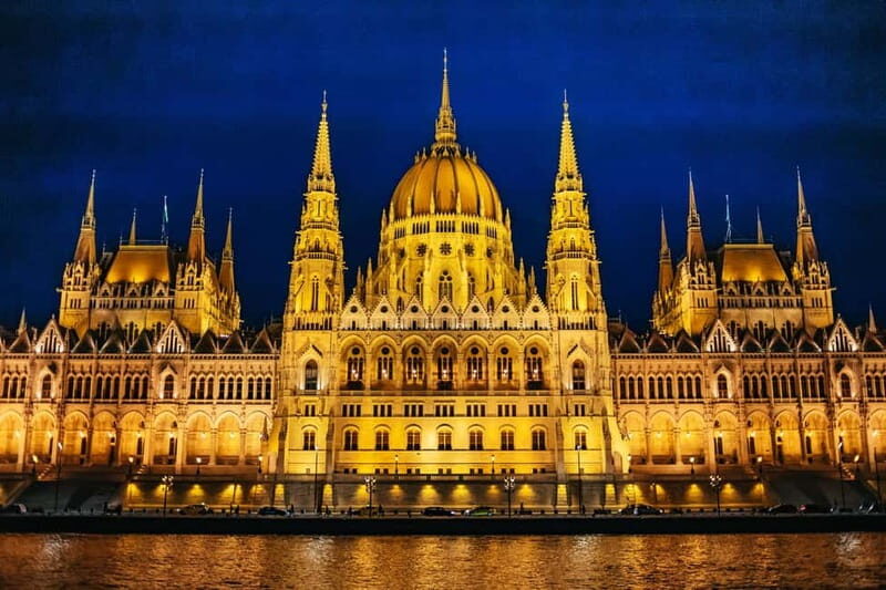 Budapest: Evening Cruise with 4-Course Dinner - Stop-by-Stop Feel, Without Getting Off the Boat