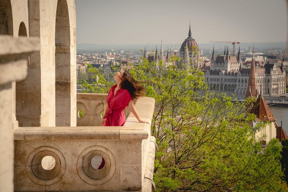 Budapest: Fast Private Photoshoot at Fisherman's Bastion - Your Photographer’s Job: Calm Direction, Not Awkward Posing
