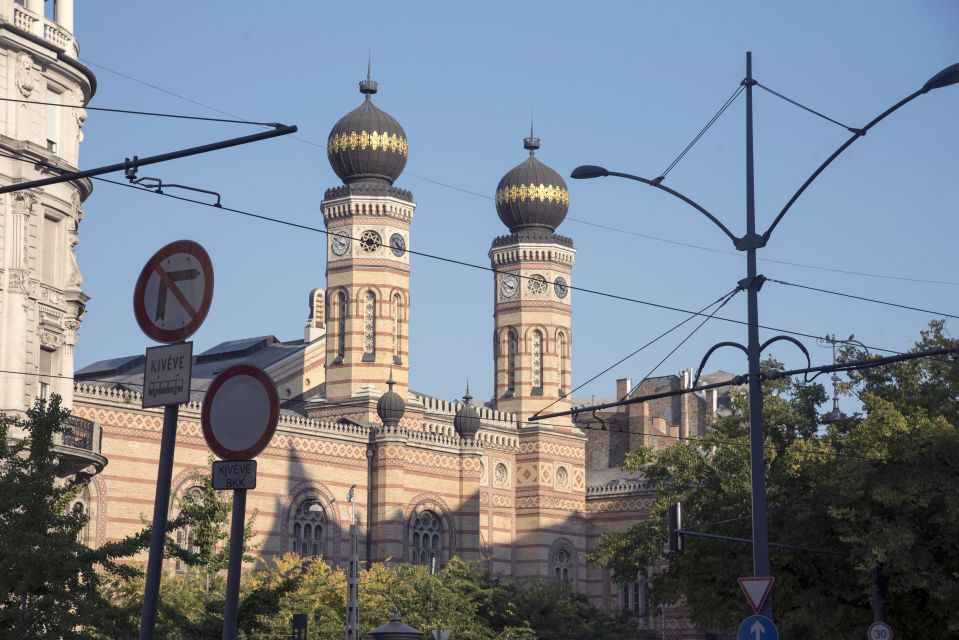 Budapest: Grand City Tour with Parliament Visit - City Park Stops and the Heroes’ Square Moment